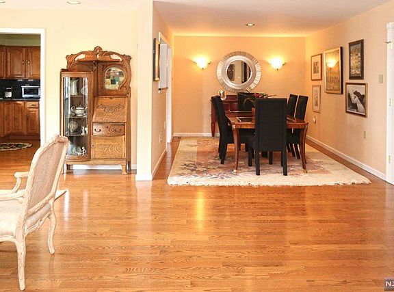 3rd image of 2 Domessina Ln APT D7