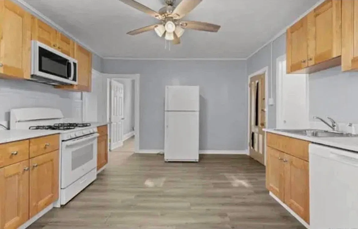 2 bed, $1,775 — Photo 2