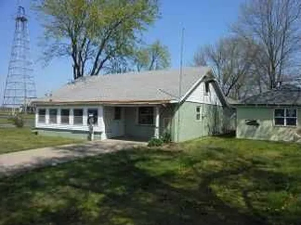 811 W Main St, Oblong, IL 62449