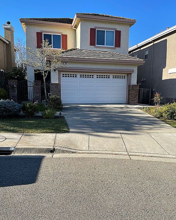 2nd image of 123 Claremont Crest Ct