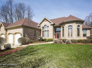 700 Castlewood Dr, Streamwood, IL 60107