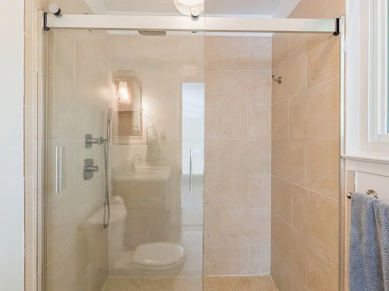 Shorewood Dr — Photo 13