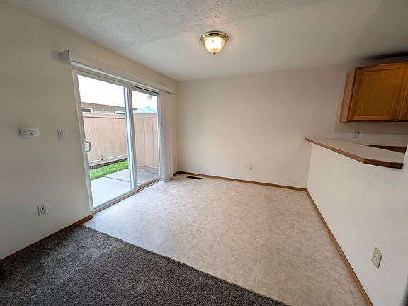 5th image of 1454 SW 16th St