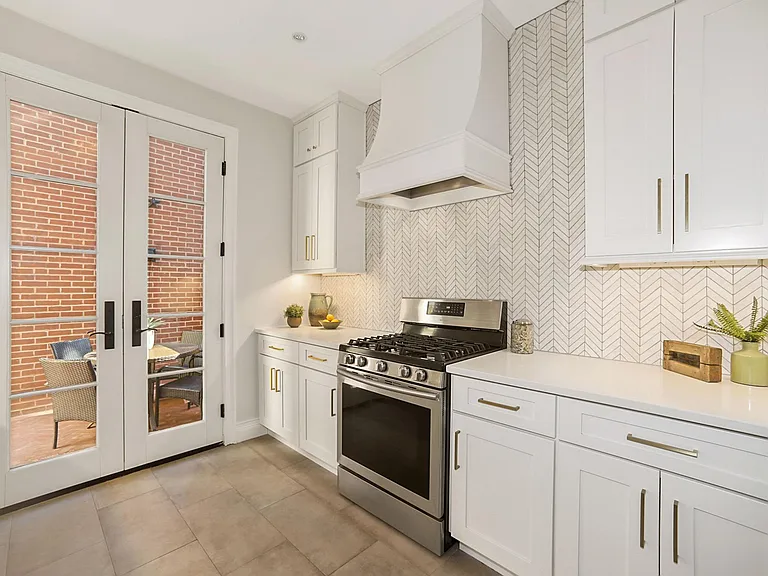 1116 K St NE #2 — Photo 7