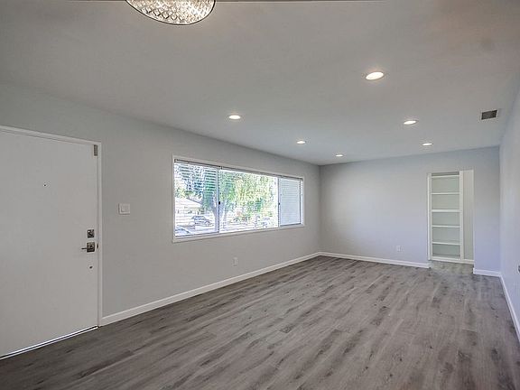 4th image of 3724 Aragon Dr