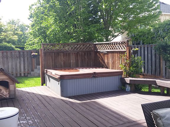 Hot tub and large deck for e