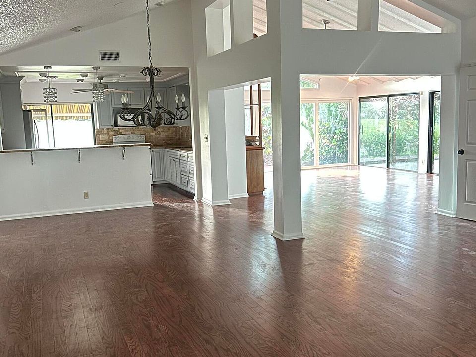 1st image of 5657 Lakeview Mews Drive