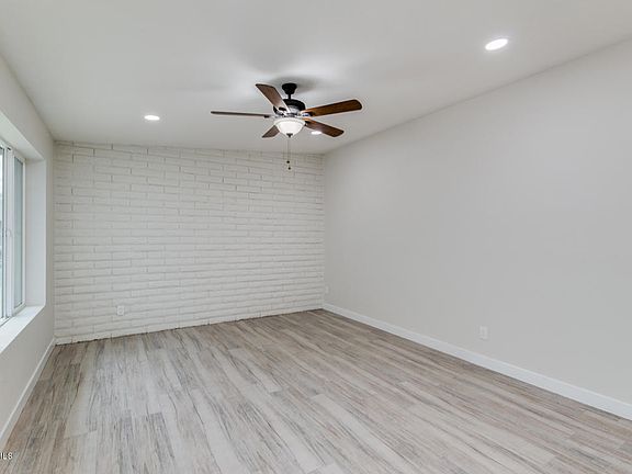 4th image of 4426 W Mercer Ln