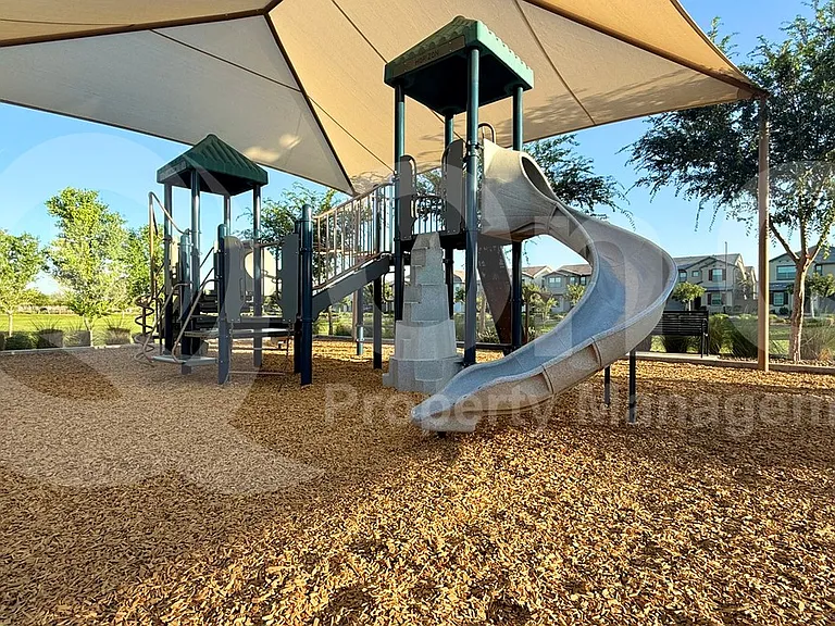 1068 E Sabino Dr — Photo 16