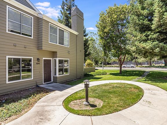 2nd image of 1641 Parkview Green Cir
