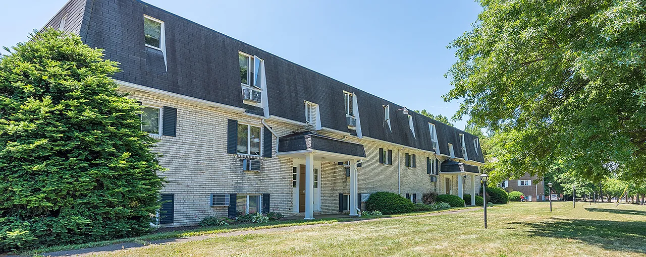 Lake Cable Village Apartments — Photo 4