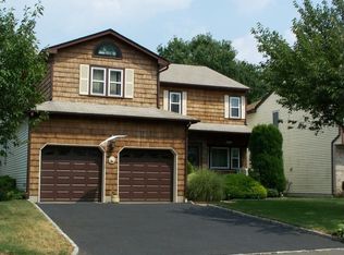 281 Parkside Dr, Union, NJ 07083