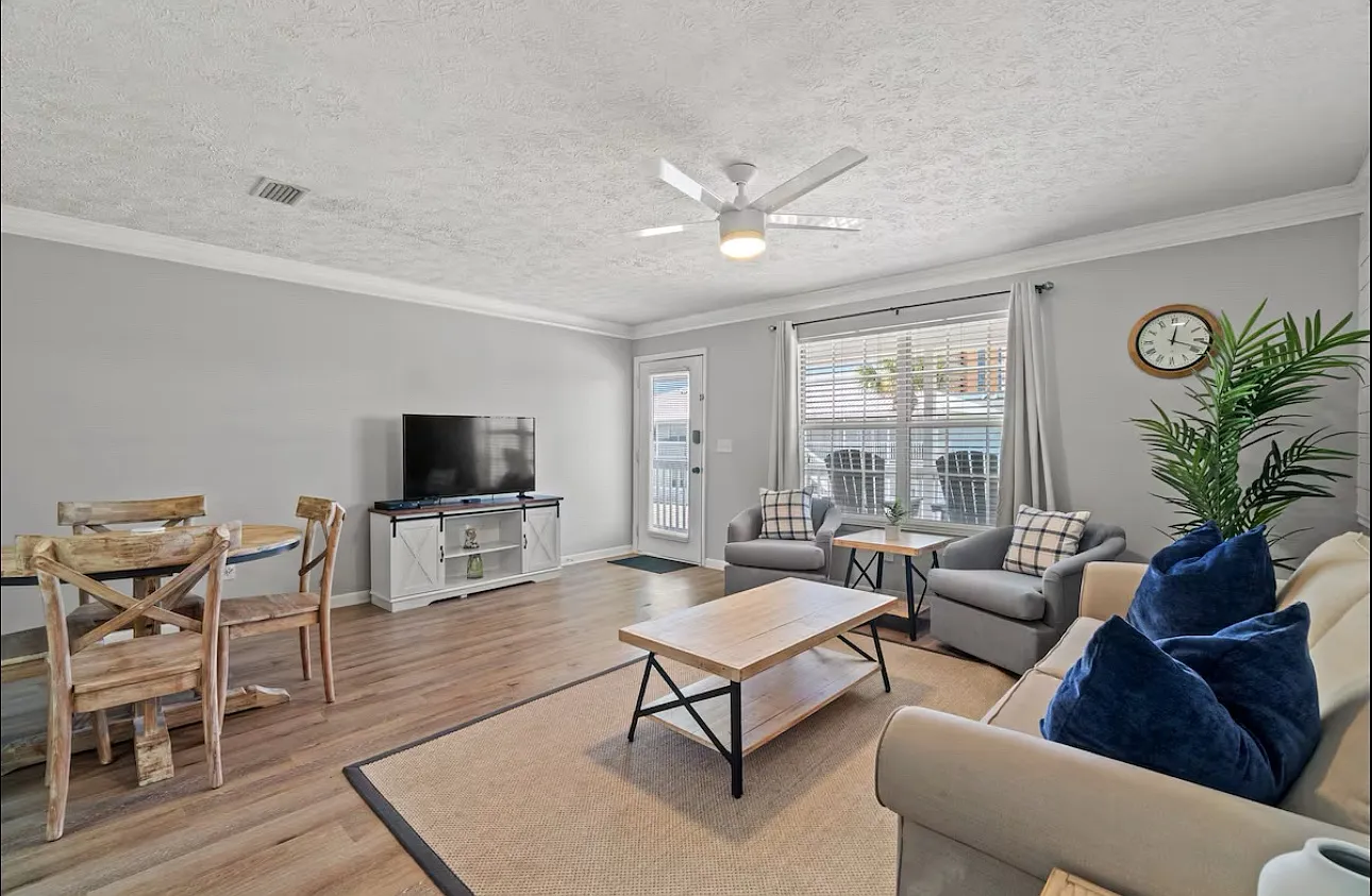 17642 Front Beach Rd — Photo 4