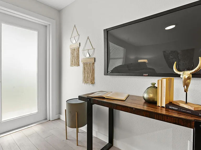 4904 W Lancaster St #8 — Photo 5