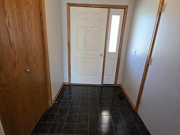 4th image of 6707 S 41st St