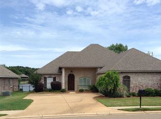 417 Providence Dr, Brandon, MS 39042