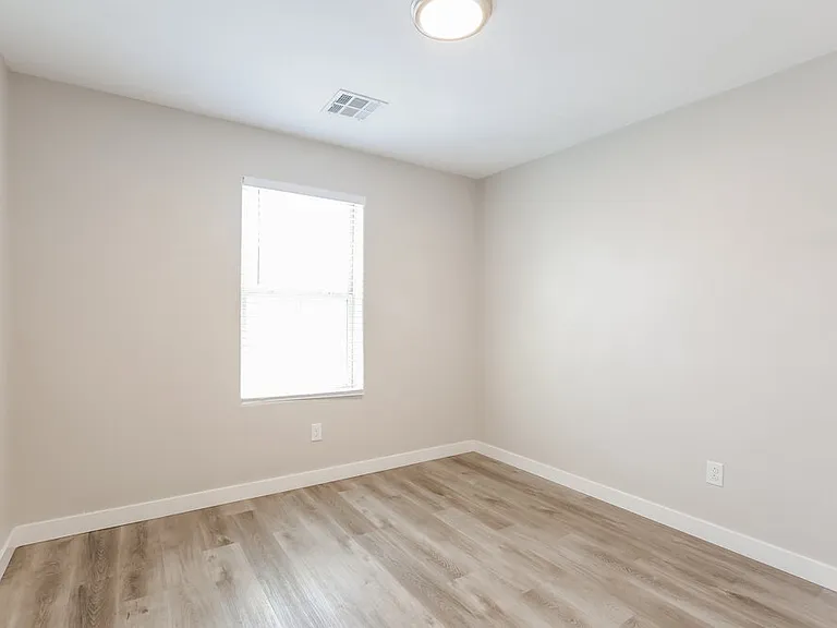 7563 Bethel Cove Ct — Photo 11