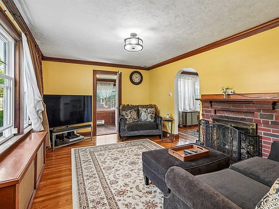 5th image of 82 Needham St