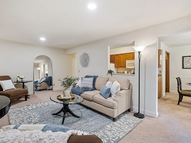 York Creek Apartments — Photo 14