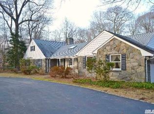 4 South Path, Saint James, NY 11780