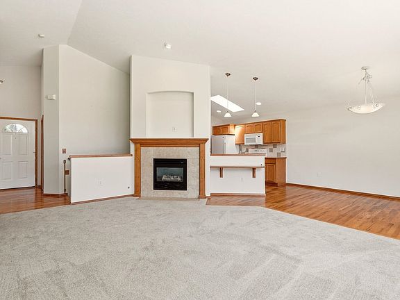 5th image of 307 W Greta Ln