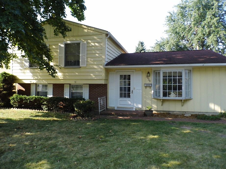 1st image of 2323 Dakota Dr