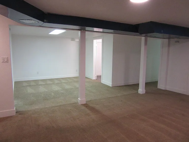 440 Dover St — Photo 28