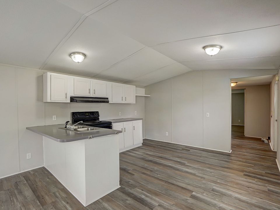 1st image of 204 Arlington Cir #4722585