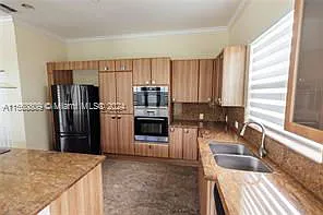 5 bed, 4.0 bath, $5,499 — Photo 4