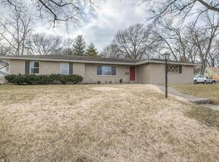 4800 Reinhardt Dr, Roeland Park, KS 66205