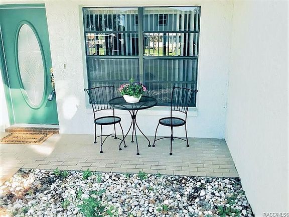 4th image of 1401 SE 4th Ave