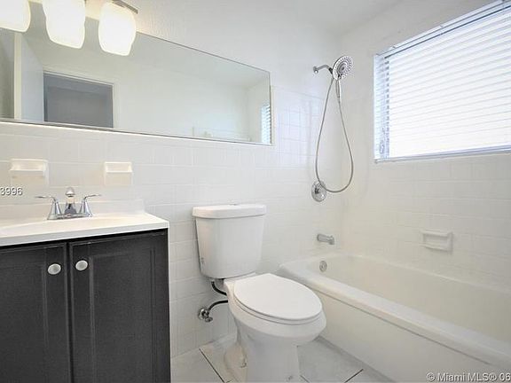 5th image of 2101 Normandy Dr APT 301