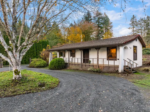 10448 & 10450 NE Arrow Point Dr, Bainbridge Island, WA 98110