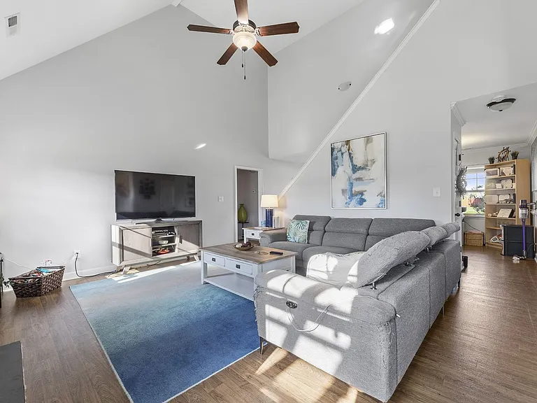405 Sea Buoy Ln — Photo 6
