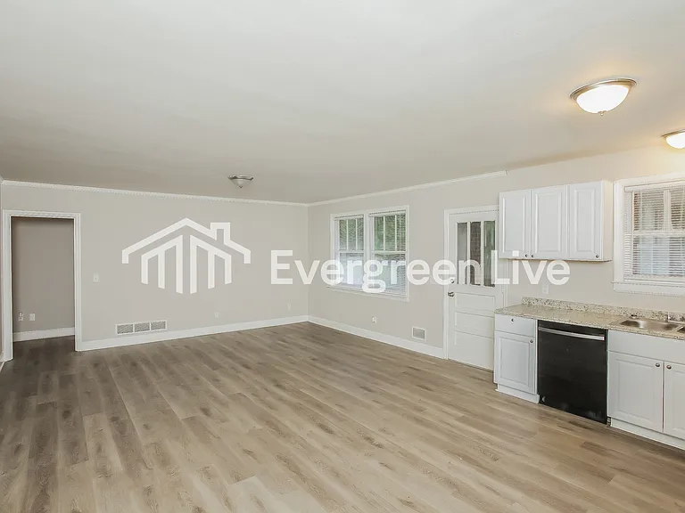 752 Shull St — Photo 11