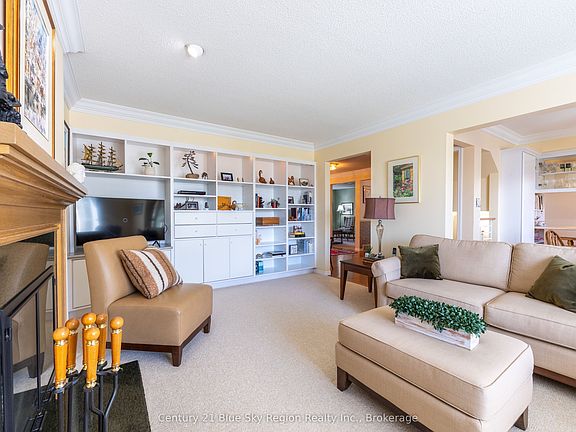4th image of 823 Golf Club Rd