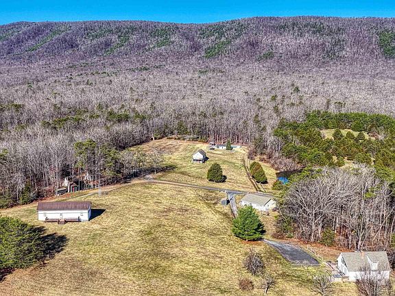 3rd image of 443 Meadow View Ln