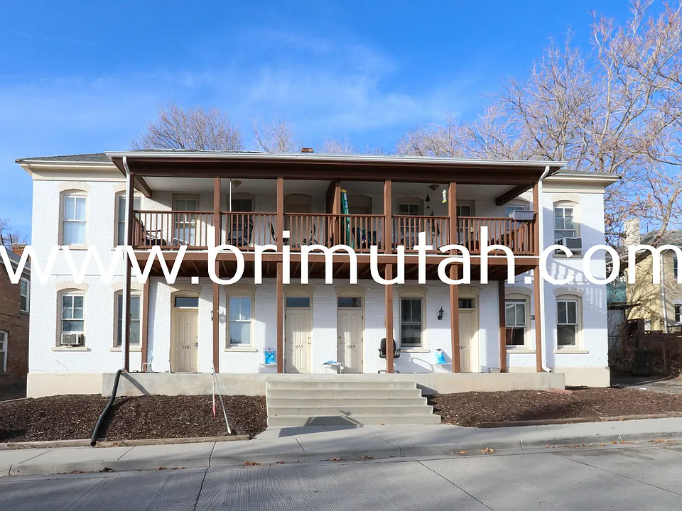 1261-1267 E Alameda Ave #1263