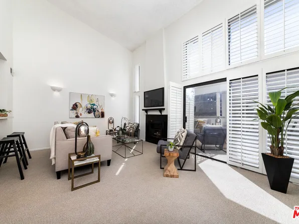 5255 Bellingham Ave Unit 208, Valley Village, CA 91607