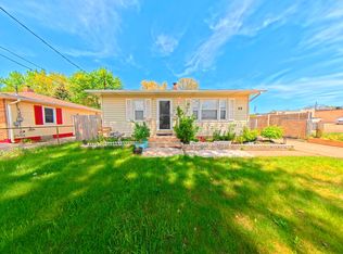 25 Maplelawn St SW, Wyoming, MI 49548