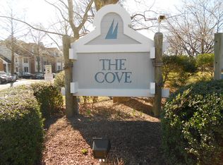 7592 Lakeside Village Dr APT B, Falls Church, VA 22042