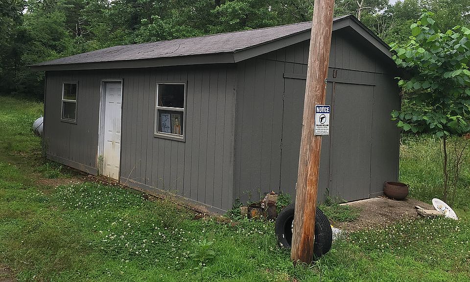 2nd image of 100 Beaver Creek Rd