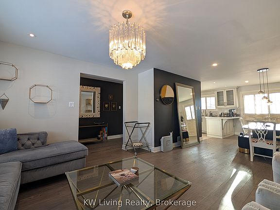 3rd image of 12 Munford Cres