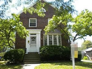 1st image of 15 E Monroe St