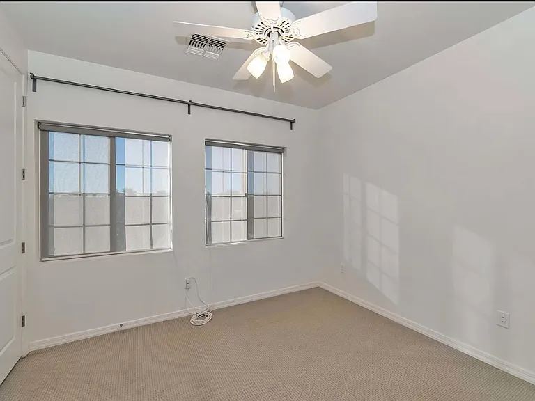 421 W 6th St #1016 — Photo 14
