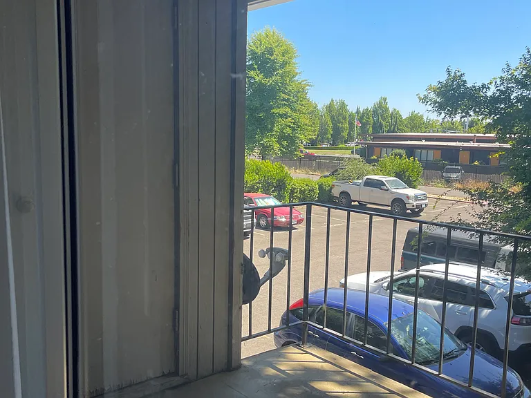 5319 River Rd N #5 — Photo 8