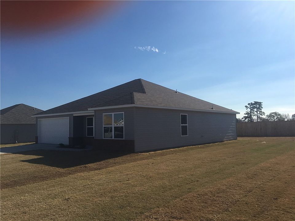 1st image of 800 NW Evans Cir