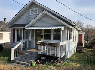 404 4th St, Mebane, NC 27302