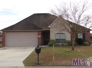11316 Pleasant Knoll Dr, Denham Springs, LA 70726
