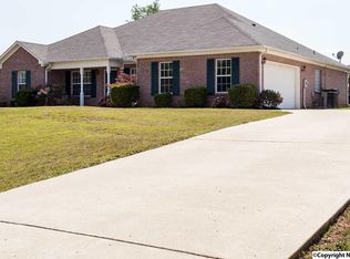 104 Rain Oak Dr, Harvest, AL 35749